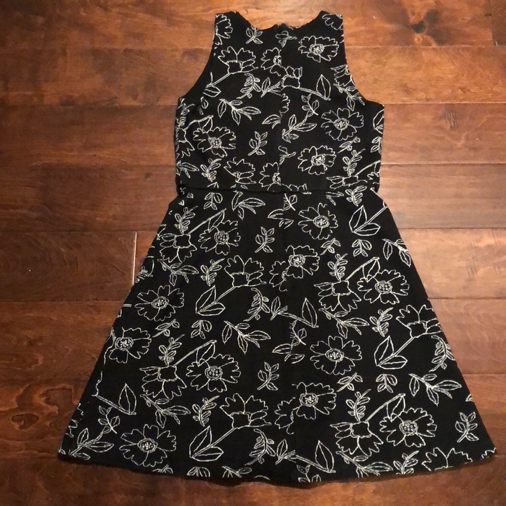 LOFT Black & White Sleeveless Dress - Picture 3 of 5